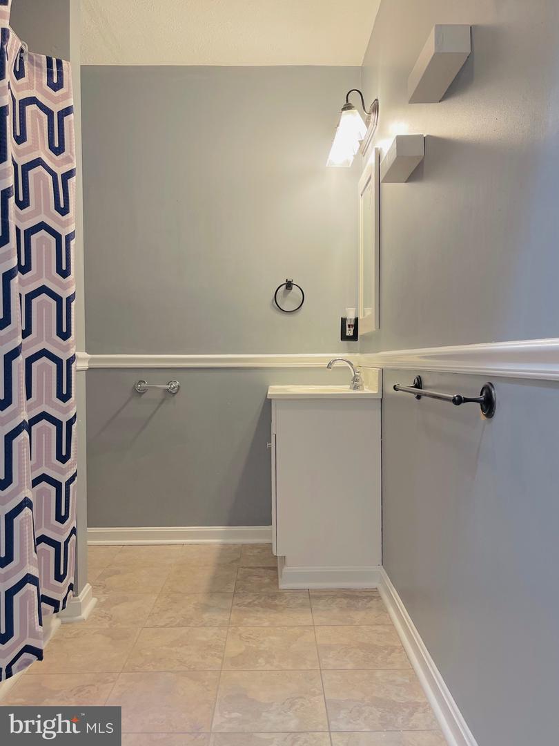 275 GREENWOOD RD, WINCHESTER, Virginia 22602, 3 Bedrooms Bedrooms, 6 Rooms Rooms,3 BathroomsBathrooms,Residential,For sale,275 GREENWOOD RD,VAFV2037364 MLS # VAFV2037364
