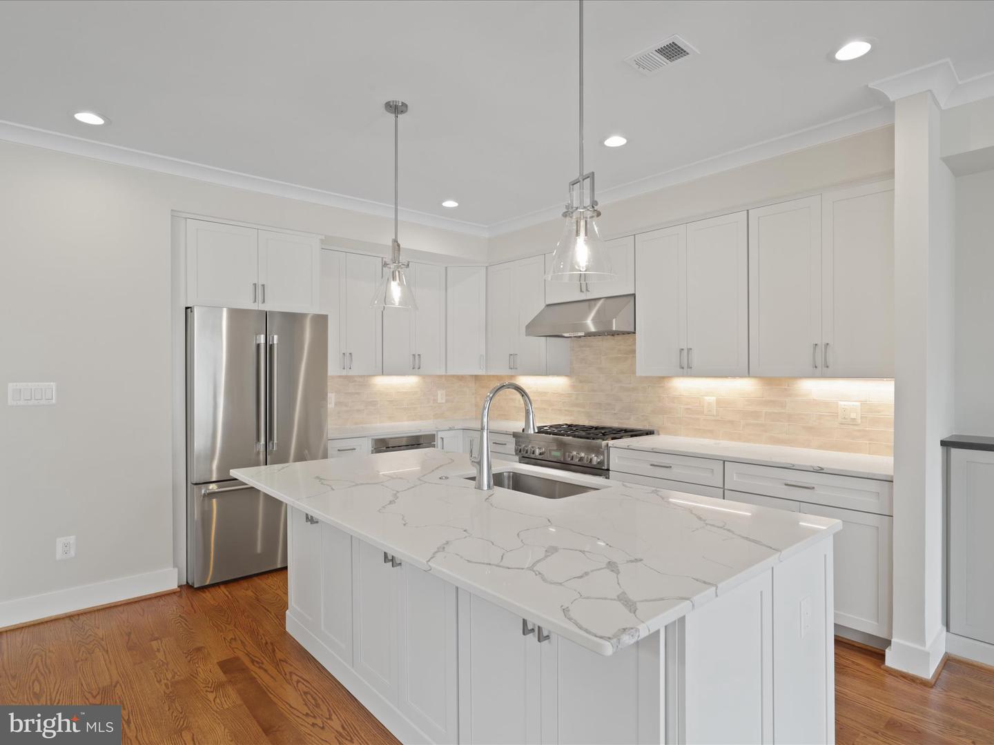 2127 N TROY ST, ARLINGTON, Virginia 22201, 4 Bedrooms Bedrooms, ,3 BathroomsBathrooms,Residential,For sale,2127 N TROY ST,VAAR2064932 MLS # VAAR2064932