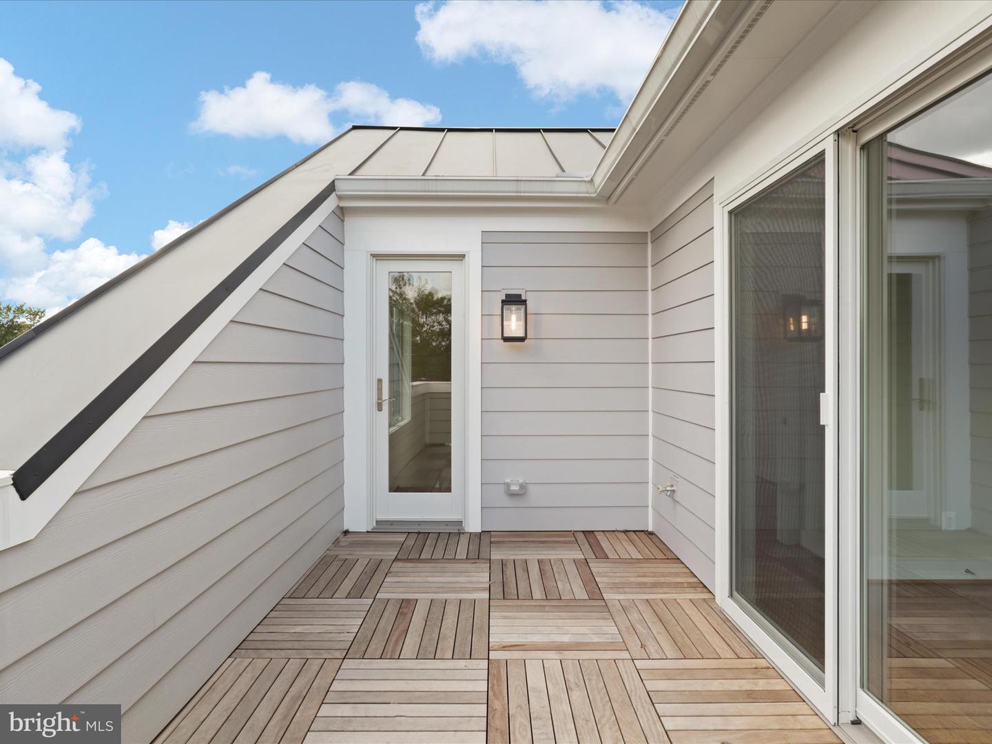 2127 N TROY ST, ARLINGTON, Virginia 22201, 4 Bedrooms Bedrooms, ,3 BathroomsBathrooms,Residential,For sale,2127 N TROY ST,VAAR2064932 MLS # VAAR2064932