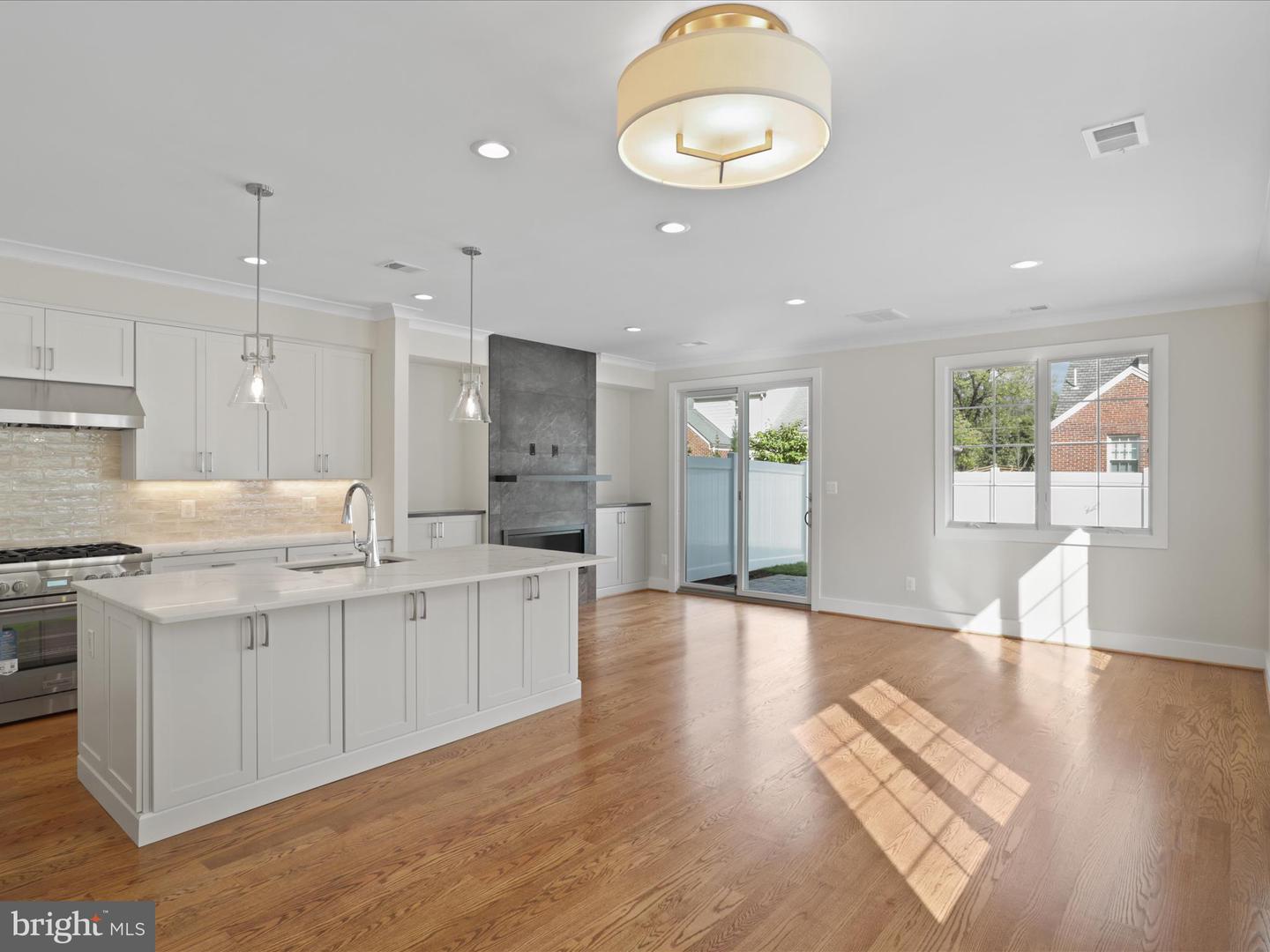 2127 N TROY ST, ARLINGTON, Virginia 22201, 4 Bedrooms Bedrooms, ,3 BathroomsBathrooms,Residential,For sale,2127 N TROY ST,VAAR2064932 MLS # VAAR2064932