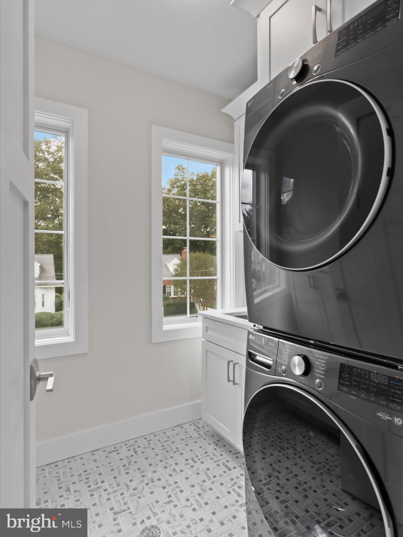 2129 N TROY ST, ARLINGTON, Virginia 22201, 4 Bedrooms Bedrooms, ,3 BathroomsBathrooms,Residential,For sale,2129 N TROY ST,VAAR2064934 MLS # VAAR2064934