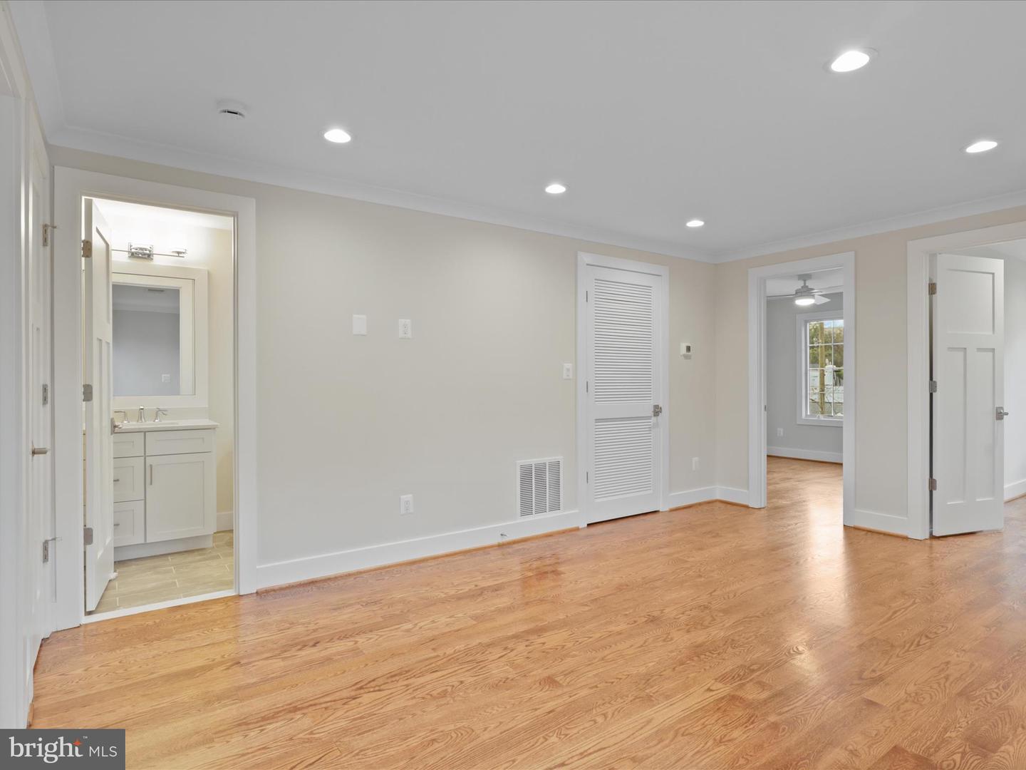 2129 N TROY ST, ARLINGTON, Virginia 22201, 4 Bedrooms Bedrooms, ,3 BathroomsBathrooms,Residential,For sale,2129 N TROY ST,VAAR2064934 MLS # VAAR2064934