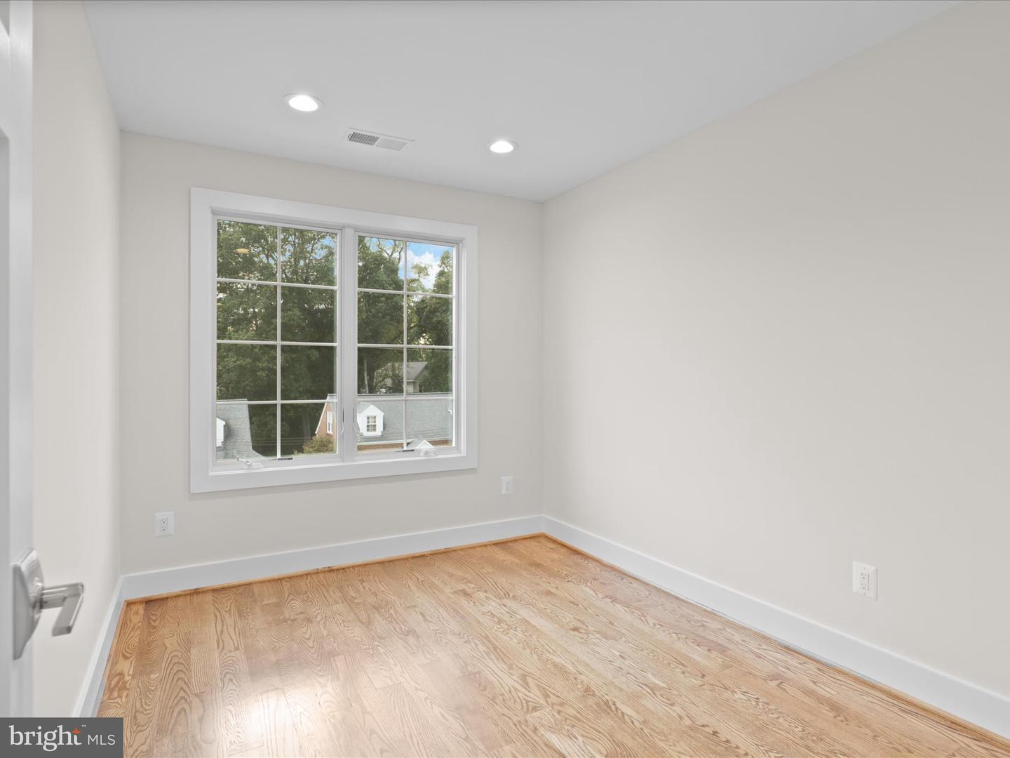 2129 N TROY ST, ARLINGTON, Virginia 22201, 4 Bedrooms Bedrooms, ,3 BathroomsBathrooms,Residential,For sale,2129 N TROY ST,VAAR2064934 MLS # VAAR2064934