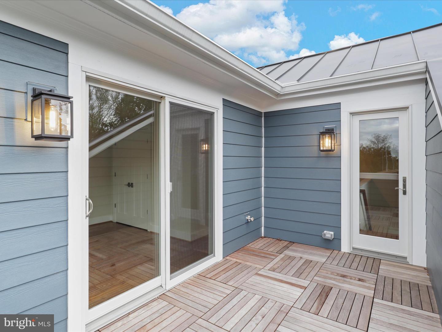 2129 N TROY ST, ARLINGTON, Virginia 22201, 4 Bedrooms Bedrooms, ,3 BathroomsBathrooms,Residential,For sale,2129 N TROY ST,VAAR2064934 MLS # VAAR2064934