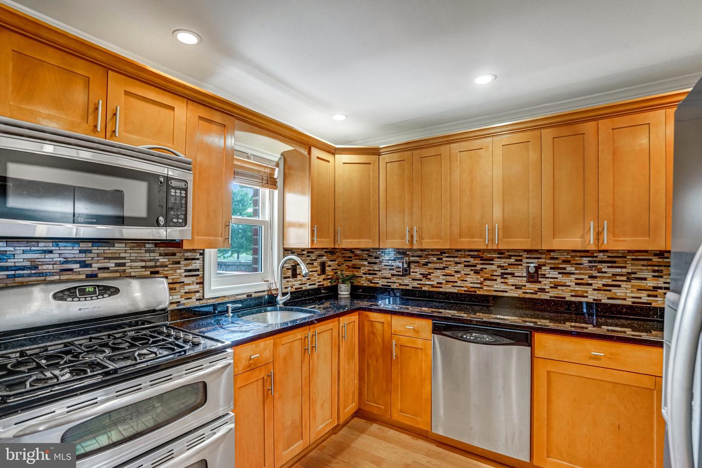 523 DUNCAN AVE, ALEXANDRIA, Virginia 22301, 2 Bedrooms Bedrooms, ,1 BathroomBathrooms,Residential,For sale,523 DUNCAN AVE,VAAX2050814 MLS # VAAX2050814