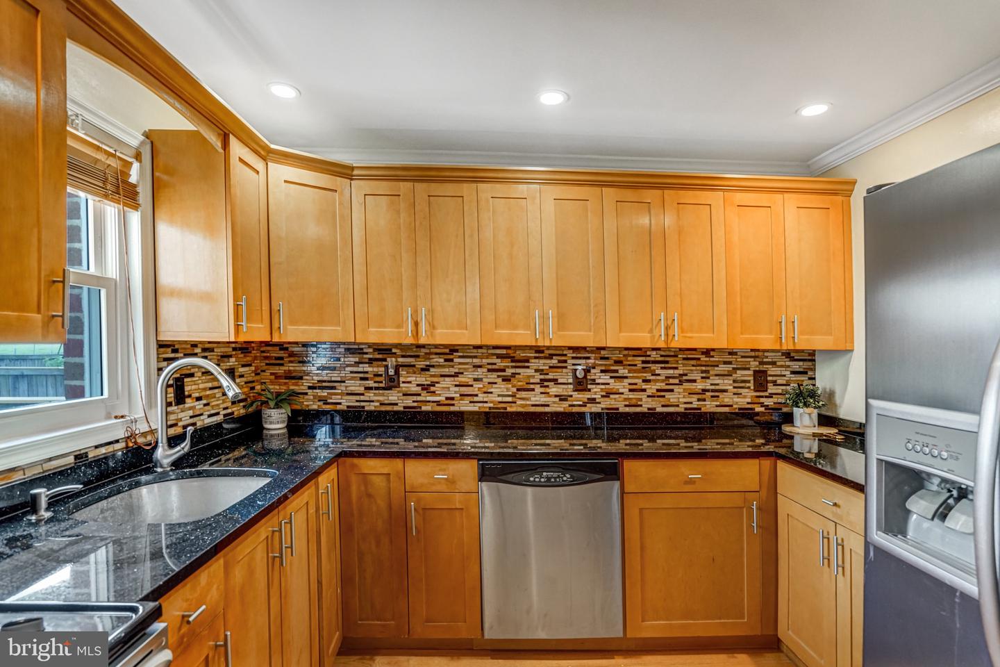 523 DUNCAN AVE, ALEXANDRIA, Virginia 22301, 2 Bedrooms Bedrooms, ,1 BathroomBathrooms,Residential,For sale,523 DUNCAN AVE,VAAX2050814 MLS # VAAX2050814