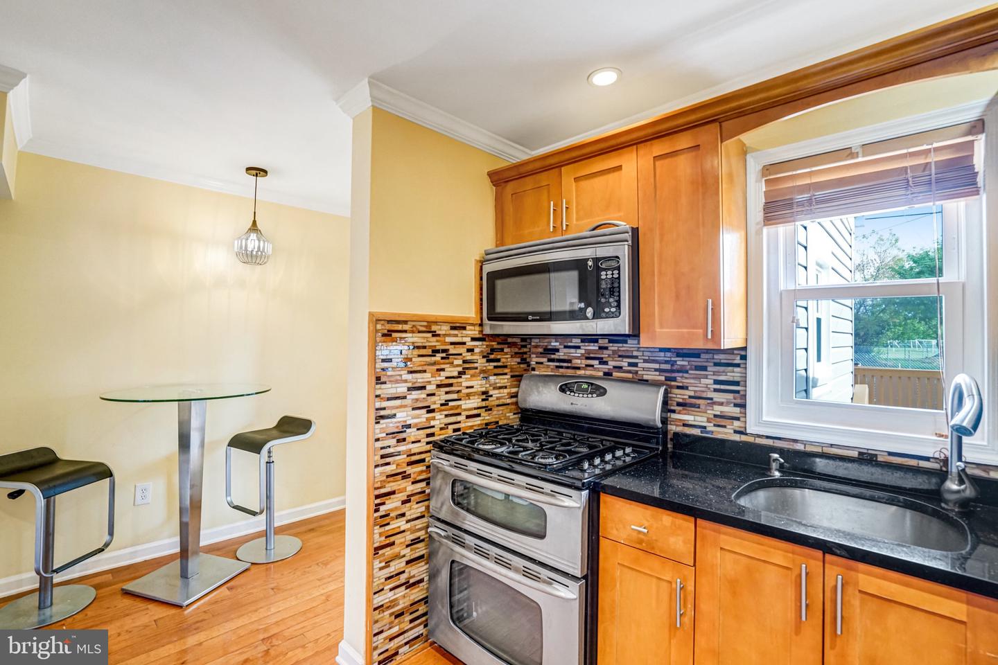 523 DUNCAN AVE, ALEXANDRIA, Virginia 22301, 2 Bedrooms Bedrooms, ,1 BathroomBathrooms,Residential,For sale,523 DUNCAN AVE,VAAX2050814 MLS # VAAX2050814