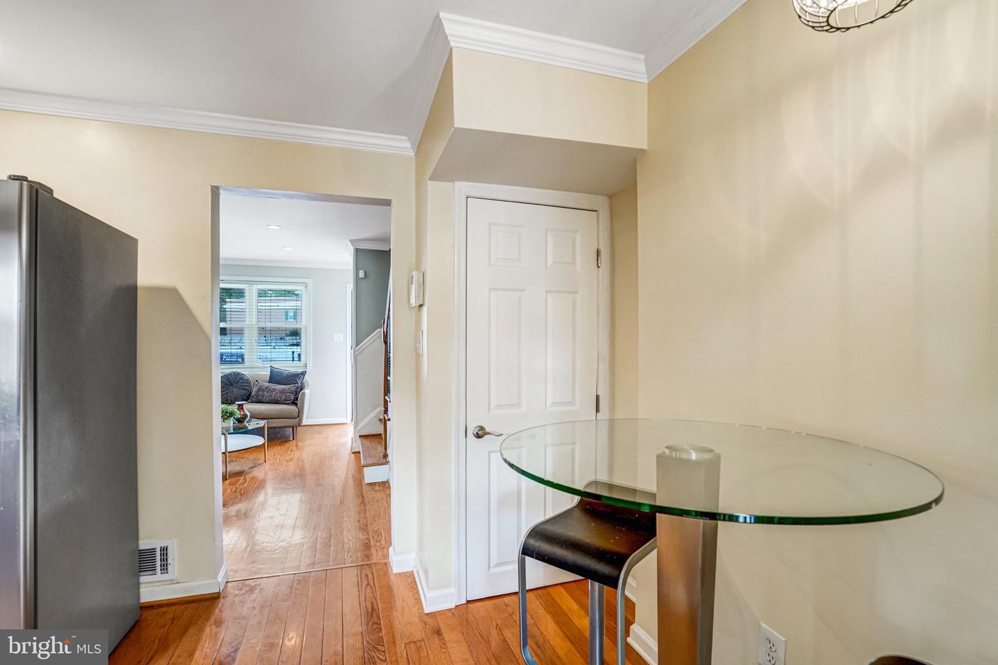 523 DUNCAN AVE, ALEXANDRIA, Virginia 22301, 2 Bedrooms Bedrooms, ,1 BathroomBathrooms,Residential,For sale,523 DUNCAN AVE,VAAX2050814 MLS # VAAX2050814