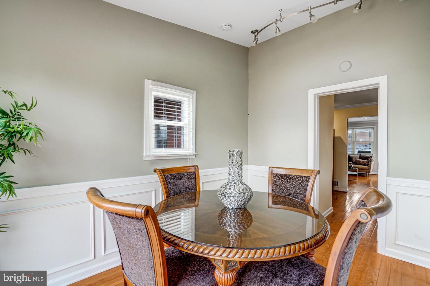 523 DUNCAN AVE, ALEXANDRIA, Virginia 22301, 2 Bedrooms Bedrooms, ,1 BathroomBathrooms,Residential,For sale,523 DUNCAN AVE,VAAX2050814 MLS # VAAX2050814