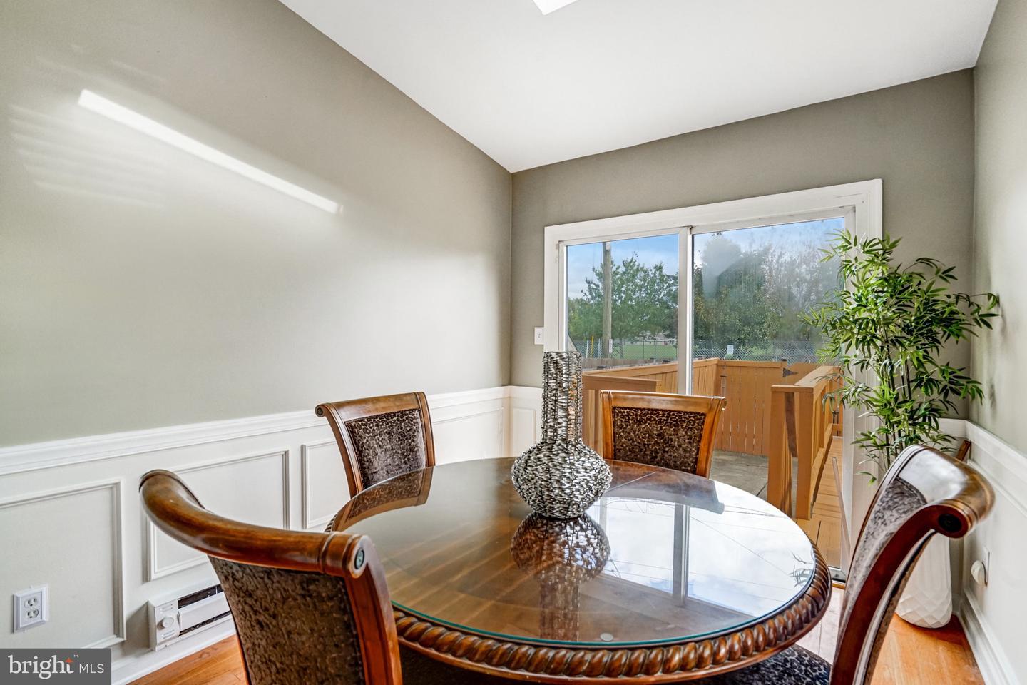523 DUNCAN AVE, ALEXANDRIA, Virginia 22301, 2 Bedrooms Bedrooms, ,1 BathroomBathrooms,Residential,For sale,523 DUNCAN AVE,VAAX2050814 MLS # VAAX2050814