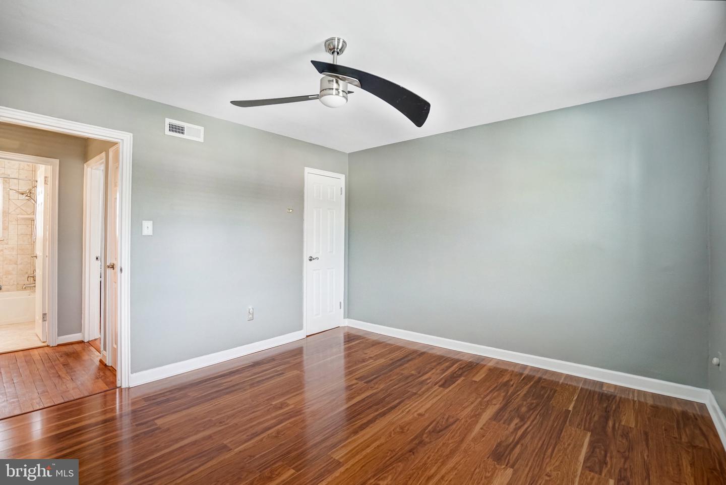 523 DUNCAN AVE, ALEXANDRIA, Virginia 22301, 2 Bedrooms Bedrooms, ,1 BathroomBathrooms,Residential,For sale,523 DUNCAN AVE,VAAX2050814 MLS # VAAX2050814
