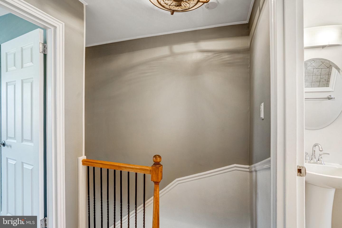 523 DUNCAN AVE, ALEXANDRIA, Virginia 22301, 2 Bedrooms Bedrooms, ,1 BathroomBathrooms,Residential,For sale,523 DUNCAN AVE,VAAX2050814 MLS # VAAX2050814