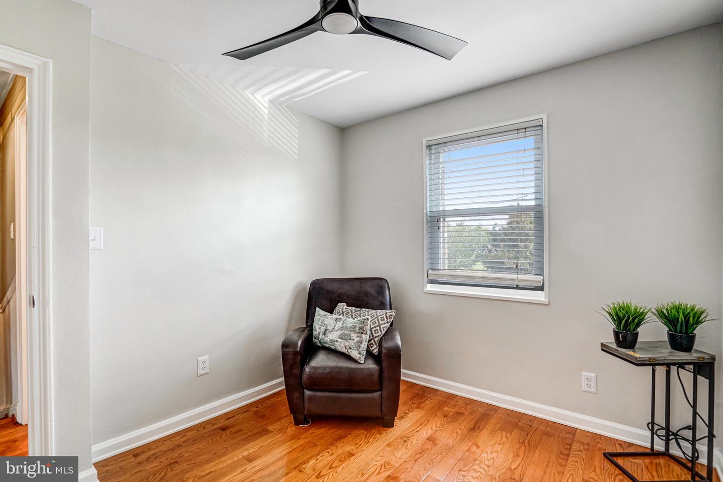 523 DUNCAN AVE, ALEXANDRIA, Virginia 22301, 2 Bedrooms Bedrooms, ,1 BathroomBathrooms,Residential,For sale,523 DUNCAN AVE,VAAX2050814 MLS # VAAX2050814