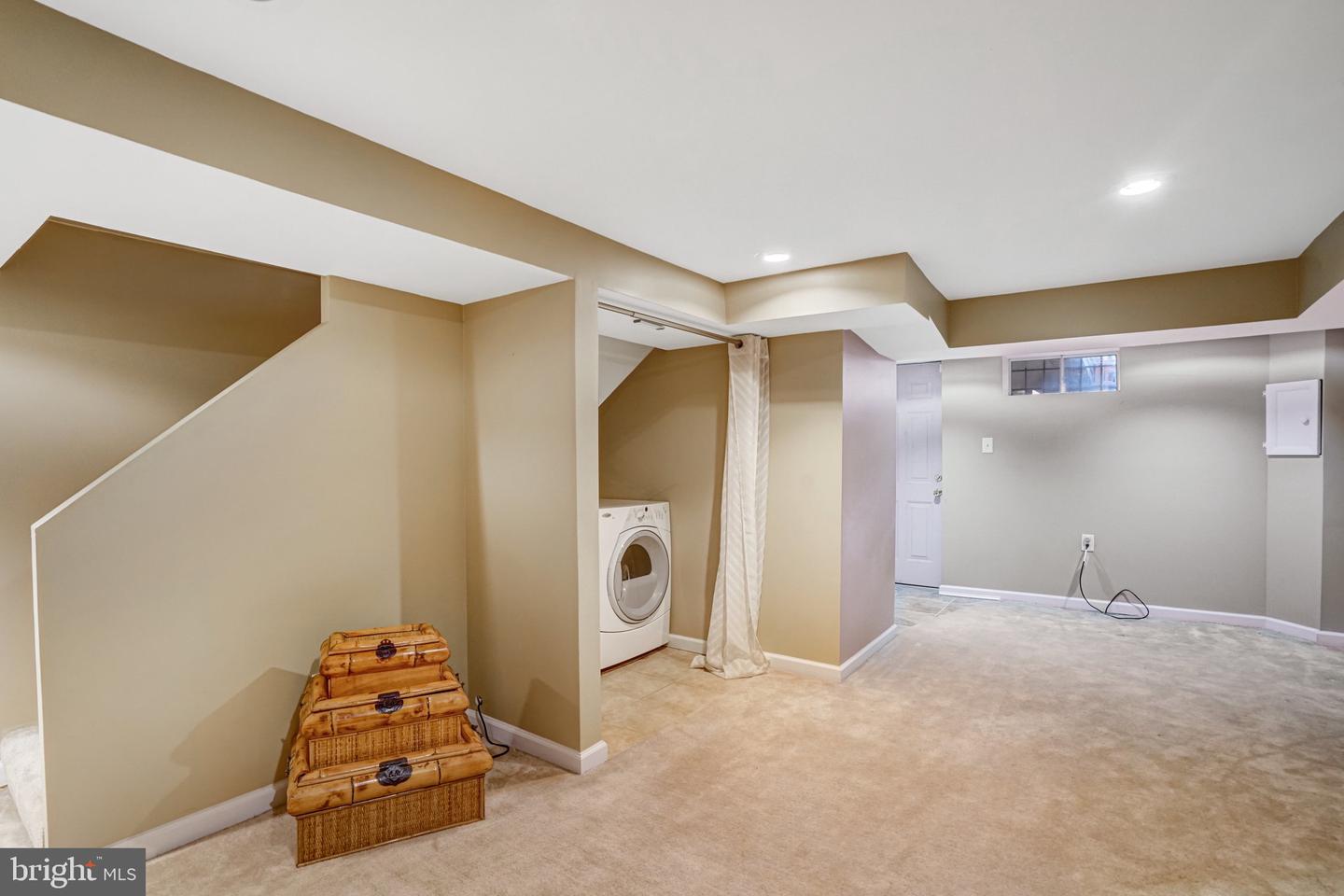 523 DUNCAN AVE, ALEXANDRIA, Virginia 22301, 2 Bedrooms Bedrooms, ,1 BathroomBathrooms,Residential,For sale,523 DUNCAN AVE,VAAX2050814 MLS # VAAX2050814