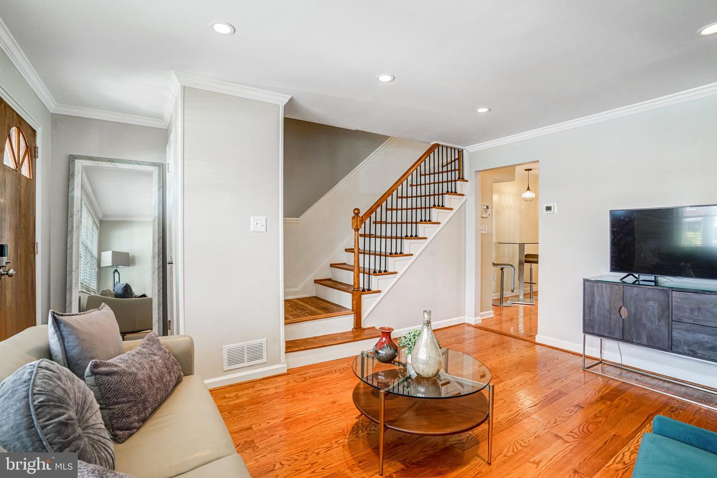 523 DUNCAN AVE, ALEXANDRIA, Virginia 22301, 2 Bedrooms Bedrooms, ,1 BathroomBathrooms,Residential,For sale,523 DUNCAN AVE,VAAX2050814 MLS # VAAX2050814