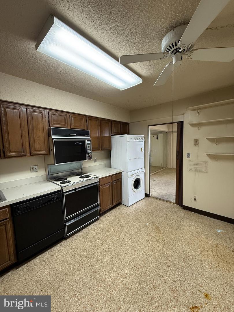 3713 S GEORGE MASON DR #716, FALLS CHURCH, Virginia 22041, 2 Bedrooms Bedrooms, ,1 BathroomBathrooms,Residential,For sale,3713 S GEORGE MASON DR #716,VAFX2274338 MLS # VAFX2274338