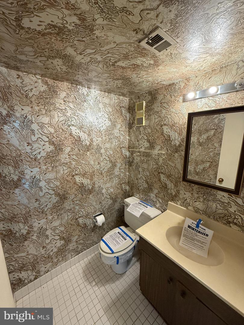 3713 S GEORGE MASON DR #716, FALLS CHURCH, Virginia 22041, 2 Bedrooms Bedrooms, ,1 BathroomBathrooms,Residential,For sale,3713 S GEORGE MASON DR #716,VAFX2274338 MLS # VAFX2274338