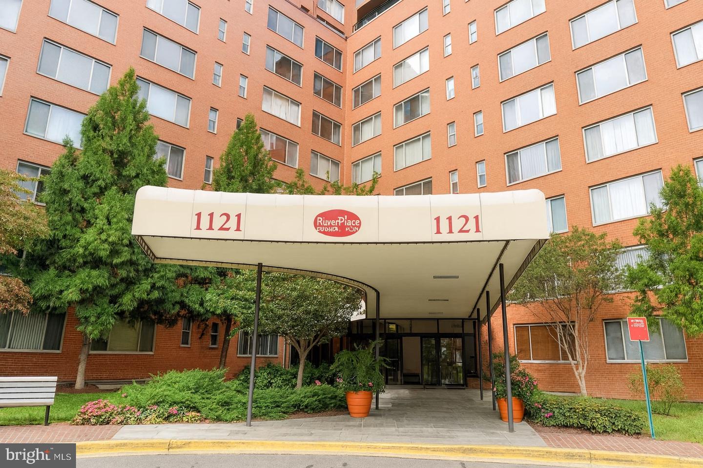1121 ARLINGTON BLVD #503, ARLINGTON, Virginia 22209, 1 Bedroom Bedrooms, ,1 BathroomBathrooms,Residential,For sale,1121 ARLINGTON BLVD #503,VAAR2064940 MLS # VAAR2064940