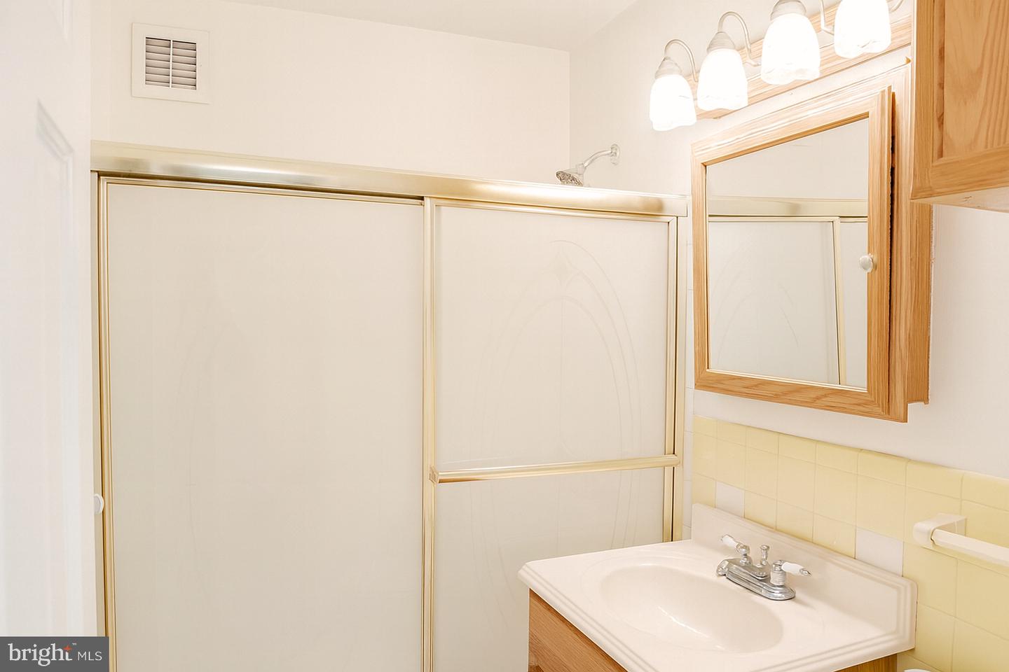 1121 ARLINGTON BLVD #503, ARLINGTON, Virginia 22209, 1 Bedroom Bedrooms, ,1 BathroomBathrooms,Residential,For sale,1121 ARLINGTON BLVD #503,VAAR2064940 MLS # VAAR2064940
