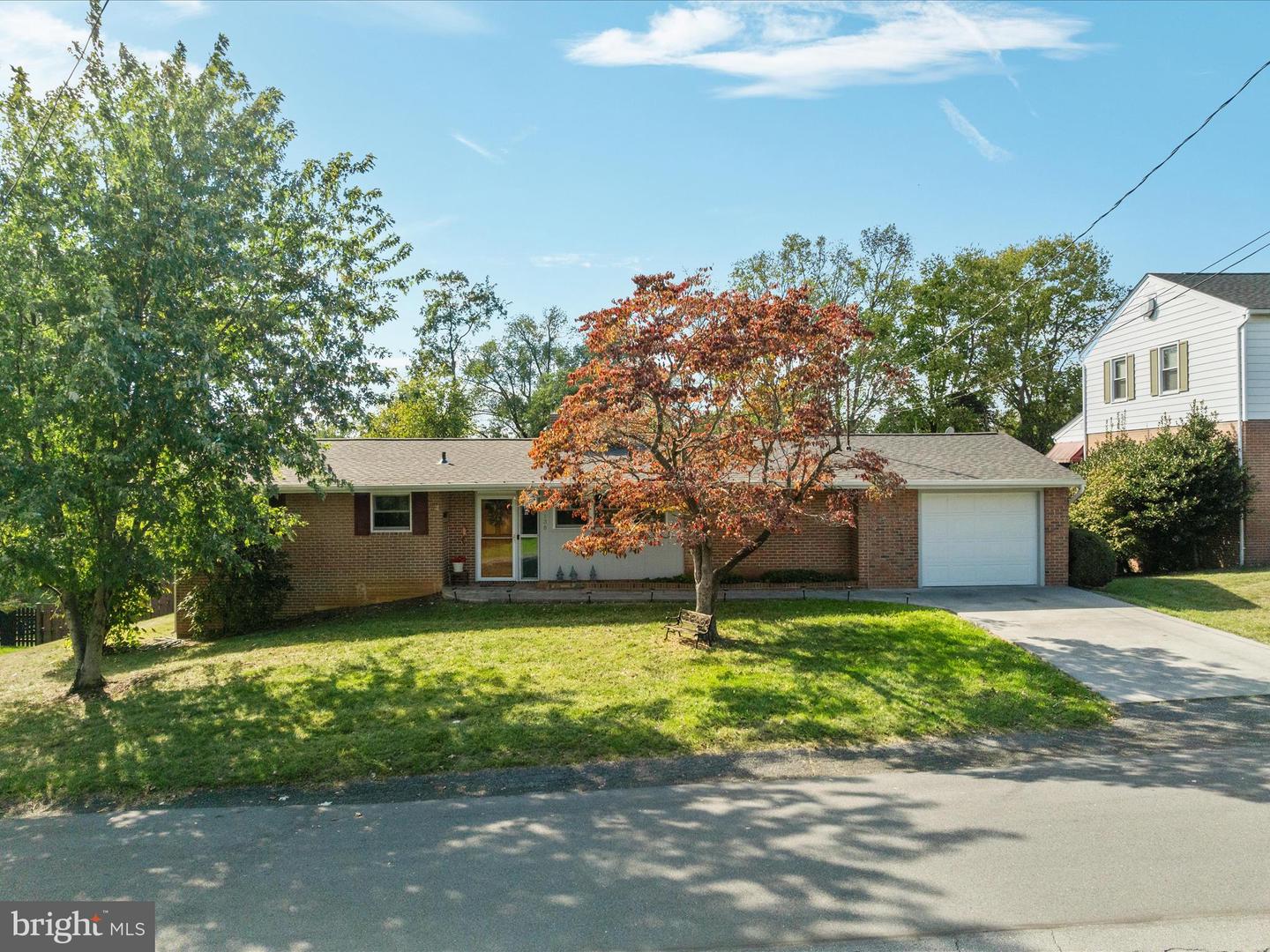 138 COUNTRY CLUB CIR, WINCHESTER, Virginia 22602, 3 Bedrooms Bedrooms, ,2 BathroomsBathrooms,Residential,For sale,138 COUNTRY CLUB CIR,VAFV2037376 MLS # VAFV2037376