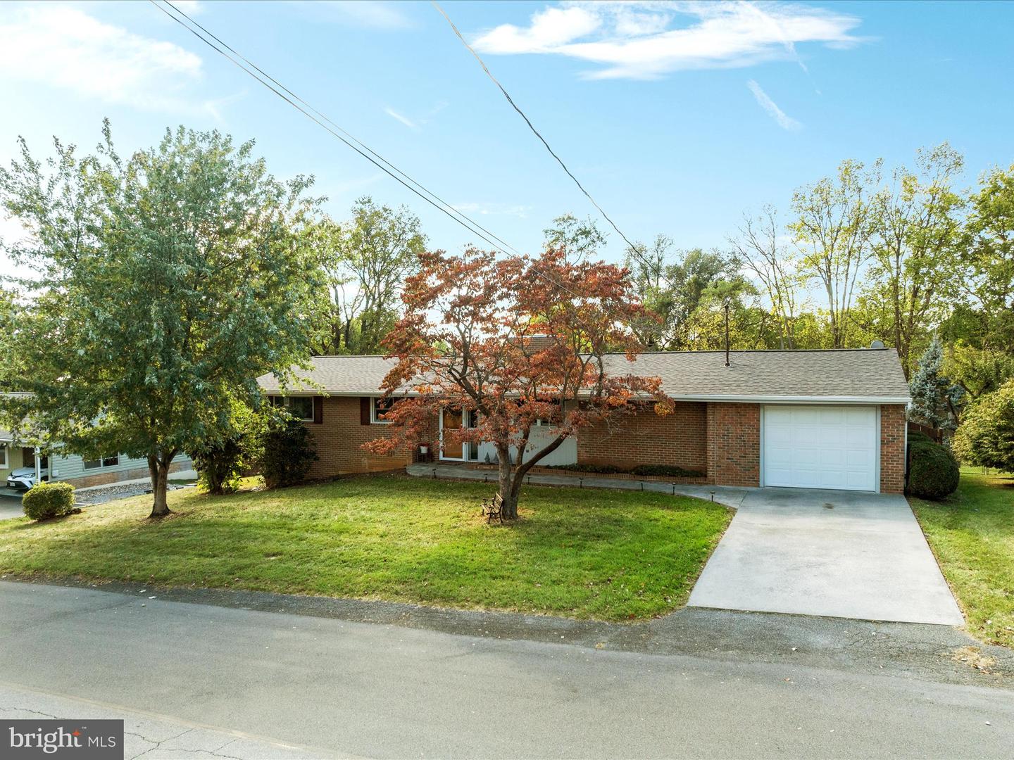 138 COUNTRY CLUB CIR, WINCHESTER, Virginia 22602, 3 Bedrooms Bedrooms, ,2 BathroomsBathrooms,Residential,For sale,138 COUNTRY CLUB CIR,VAFV2037376 MLS # VAFV2037376