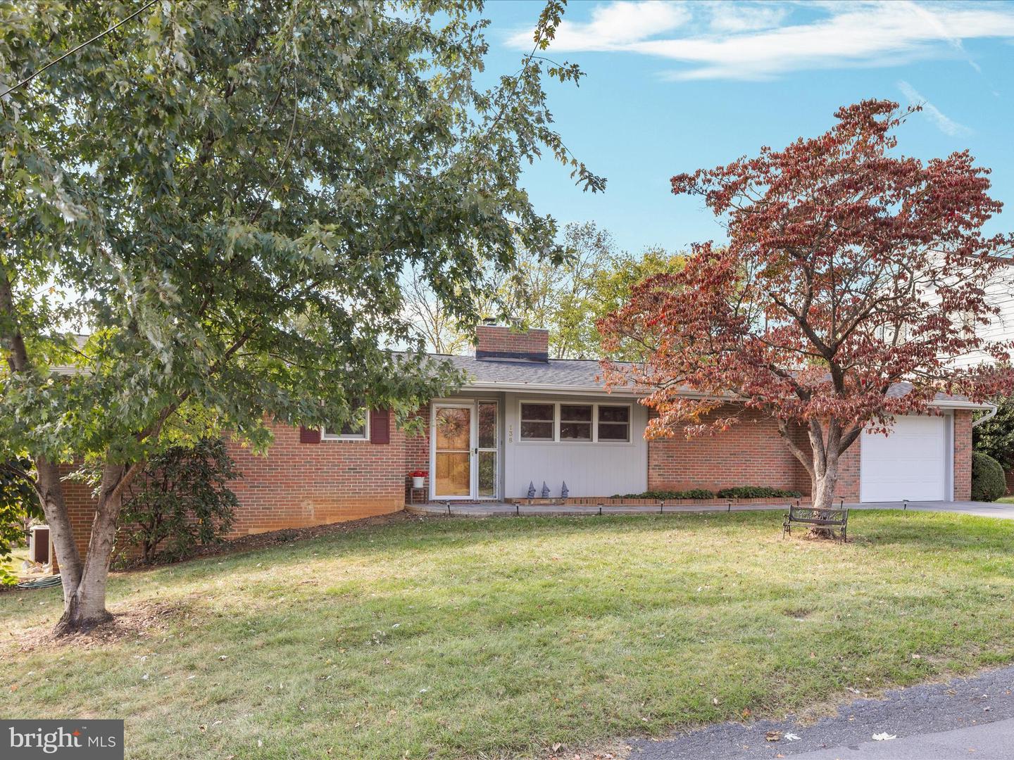 138 COUNTRY CLUB CIR, WINCHESTER, Virginia 22602, 3 Bedrooms Bedrooms, ,2 BathroomsBathrooms,Residential,For sale,138 COUNTRY CLUB CIR,VAFV2037376 MLS # VAFV2037376