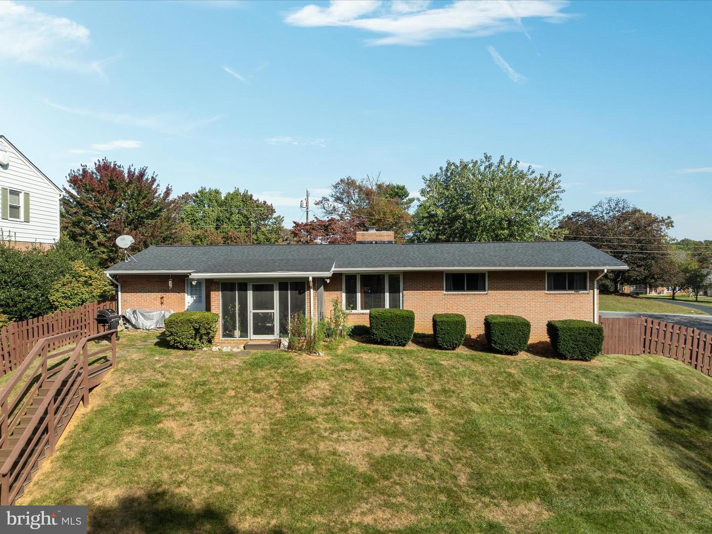 138 COUNTRY CLUB CIR, WINCHESTER, Virginia 22602, 3 Bedrooms Bedrooms, ,2 BathroomsBathrooms,Residential,For sale,138 COUNTRY CLUB CIR,VAFV2037376 MLS # VAFV2037376