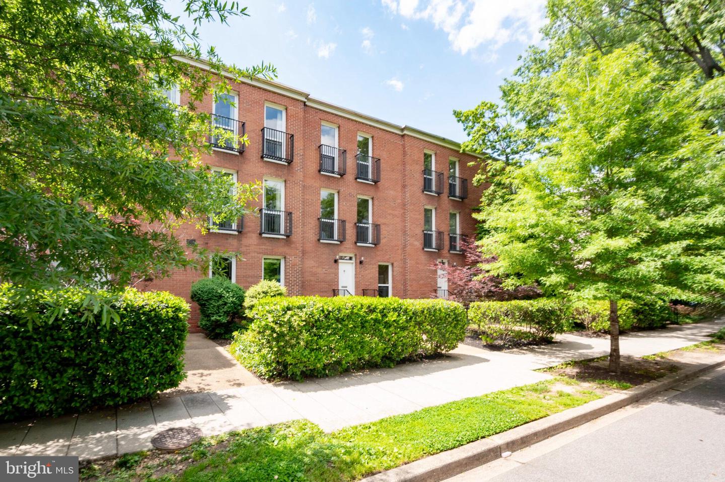 1309 4TH ST SW #TH9, WASHINGTON, District Of Columbia 20024, 4 Bedrooms Bedrooms, ,3 BathroomsBathrooms,Residential,For sale,1309 4TH ST SW #TH9,DCDC2206066 MLS # DCDC2206066
