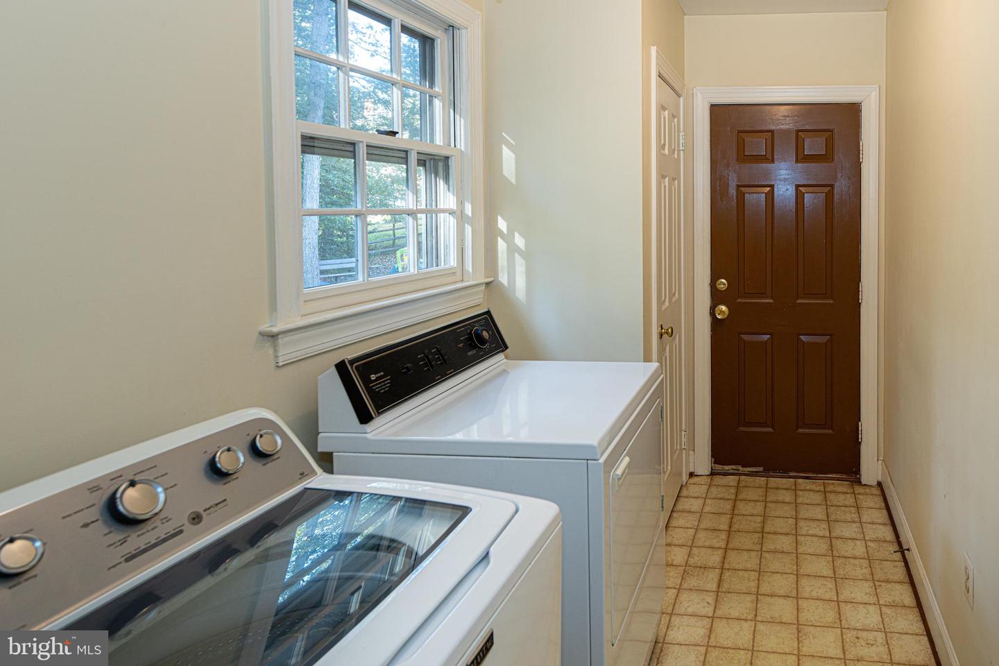 7104 PARK POINT CT, FAIRFAX STATION, Virginia 22039, 4 Bedrooms Bedrooms, ,2 BathroomsBathrooms,Residential,For sale,7104 PARK POINT CT,VAFX2269554 MLS # VAFX2269554