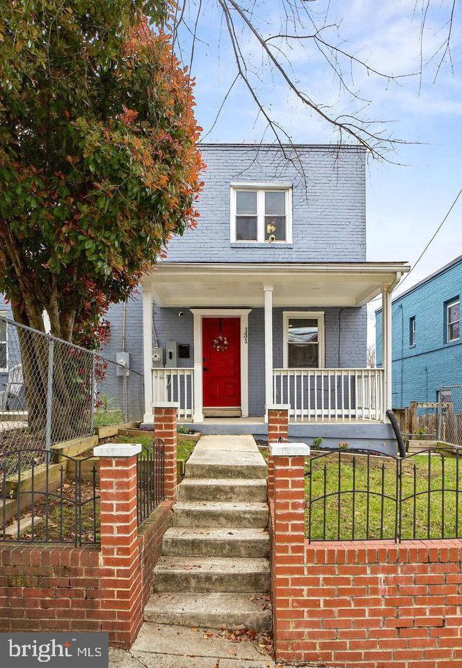 131 DARRINGTON ST SW DARRINGTON ST SW, WASHINGTON, District Of Columbia 20032, 3 Bedrooms Bedrooms, ,2 BathroomsBathrooms,Residential,For sale,131 DARRINGTON ST SW DARRINGTON ST SW,DCDC2225182 MLS # DCDC2225182