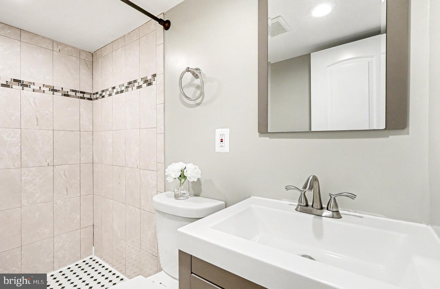 131 DARRINGTON ST SW DARRINGTON ST SW, WASHINGTON, District Of Columbia 20032, 3 Bedrooms Bedrooms, ,2 BathroomsBathrooms,Residential,For sale,131 DARRINGTON ST SW DARRINGTON ST SW,DCDC2225182 MLS # DCDC2225182