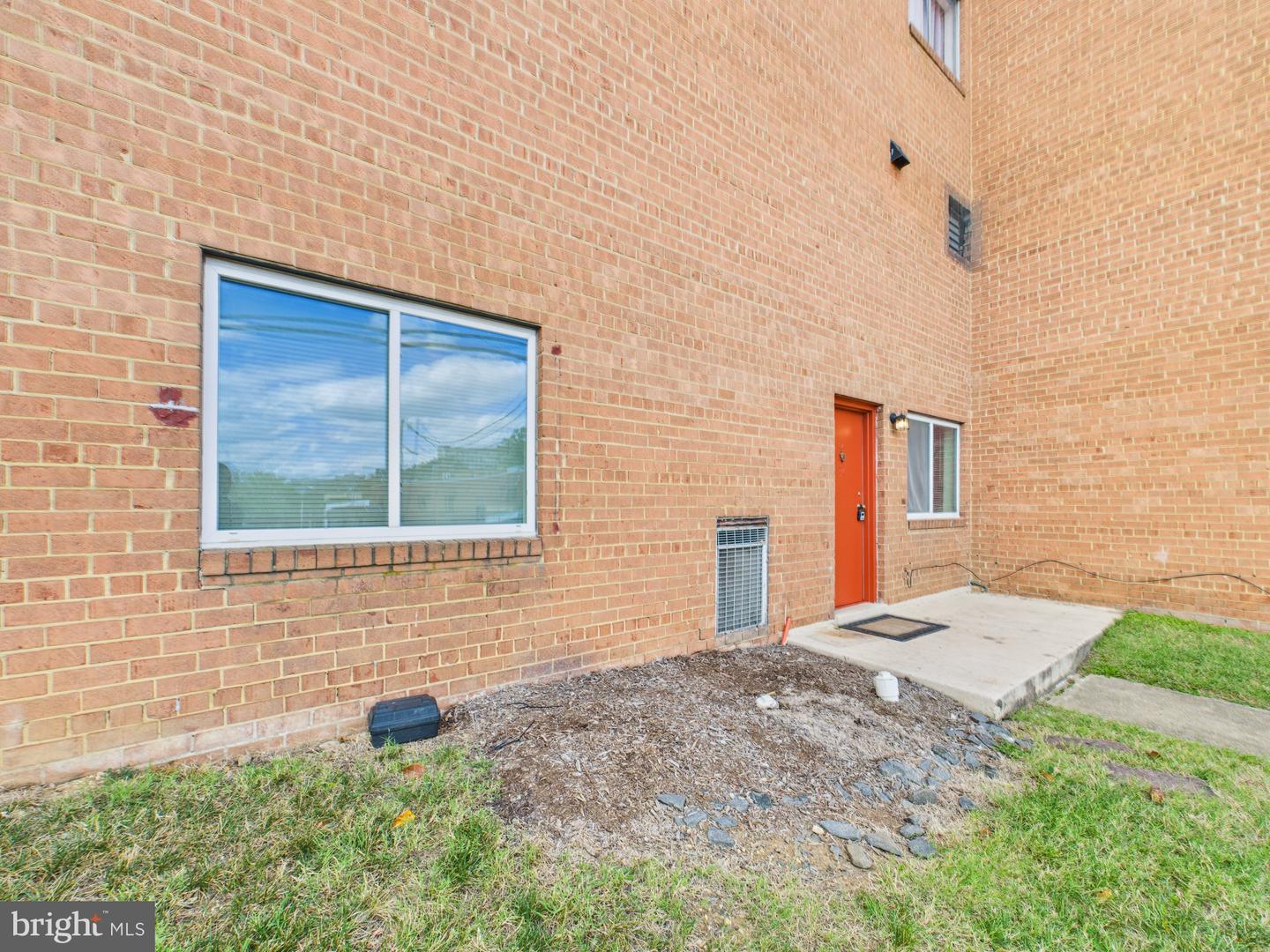 3404 25TH ST S #34, ARLINGTON, Virginia 22206, 1 Bedroom Bedrooms, 2 Rooms Rooms,1 BathroomBathrooms,Residential,For sale,3404 25TH ST S #34,VAAR2064482 MLS # VAAR2064482