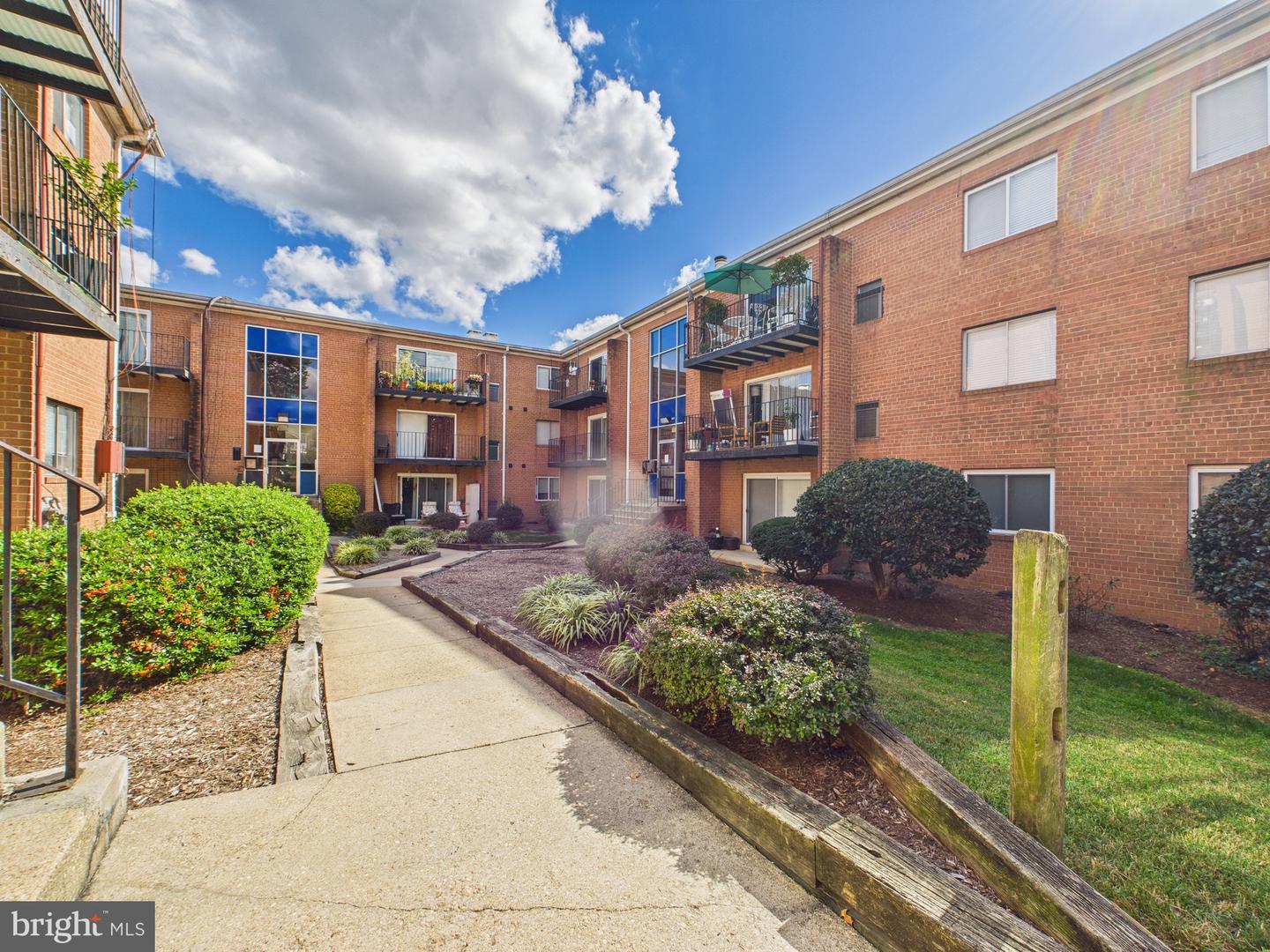 3404 25TH ST S #34, ARLINGTON, Virginia 22206, 1 Bedroom Bedrooms, 2 Rooms Rooms,1 BathroomBathrooms,Residential,For sale,3404 25TH ST S #34,VAAR2064482 MLS # VAAR2064482
