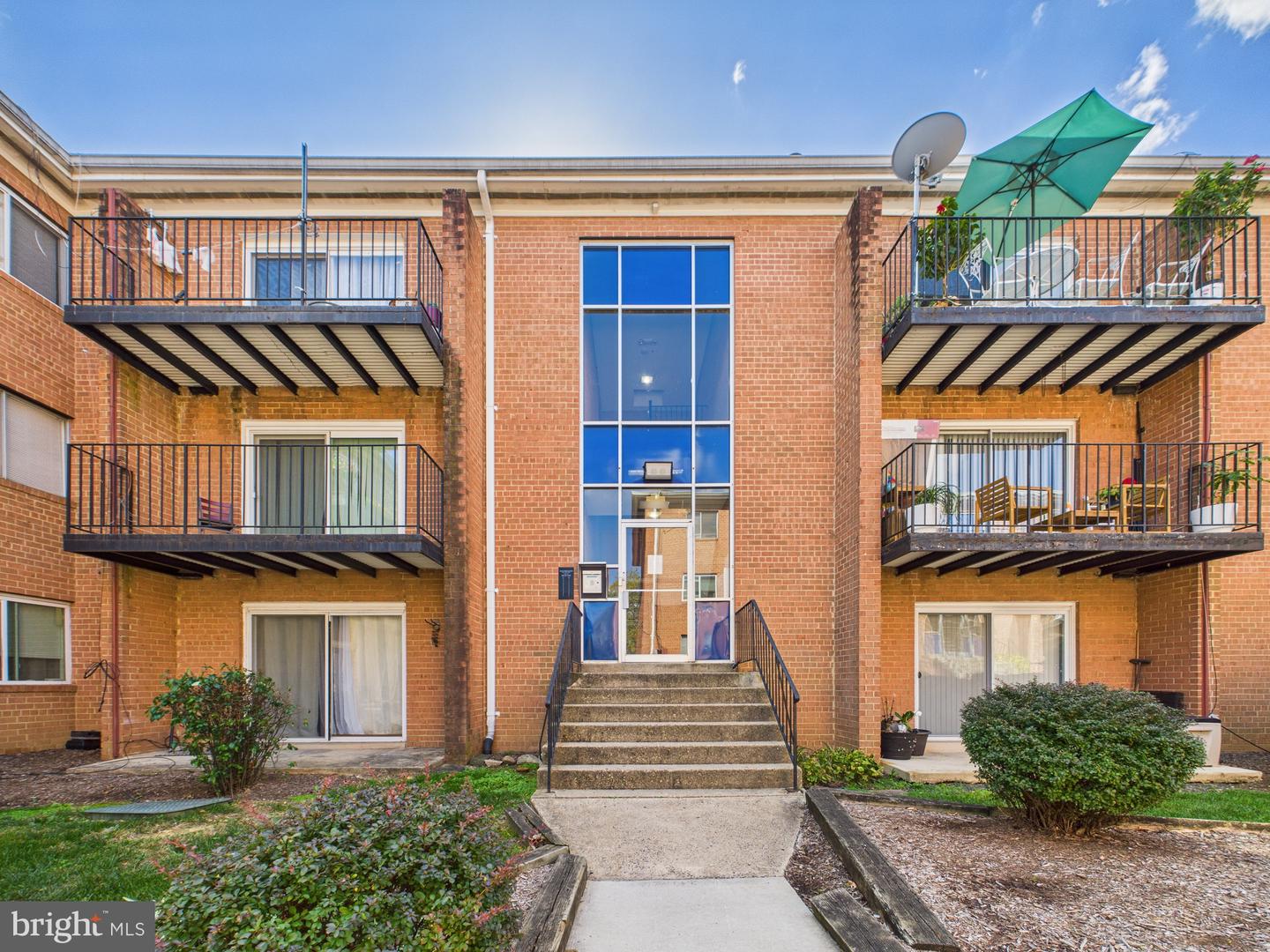 3404 25TH ST S #34, ARLINGTON, Virginia 22206, 1 Bedroom Bedrooms, 2 Rooms Rooms,1 BathroomBathrooms,Residential,For sale,3404 25TH ST S #34,VAAR2064482 MLS # VAAR2064482