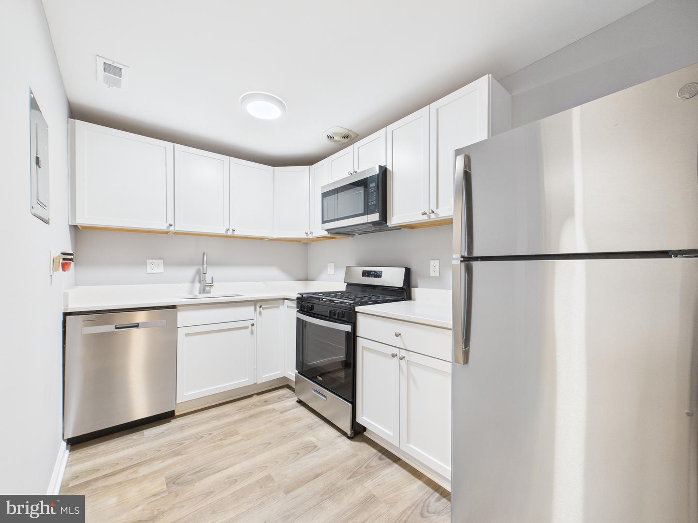 3404 25TH ST S #34, ARLINGTON, Virginia 22206, 1 Bedroom Bedrooms, 2 Rooms Rooms,1 BathroomBathrooms,Residential,For sale,3404 25TH ST S #34,VAAR2064482 MLS # VAAR2064482