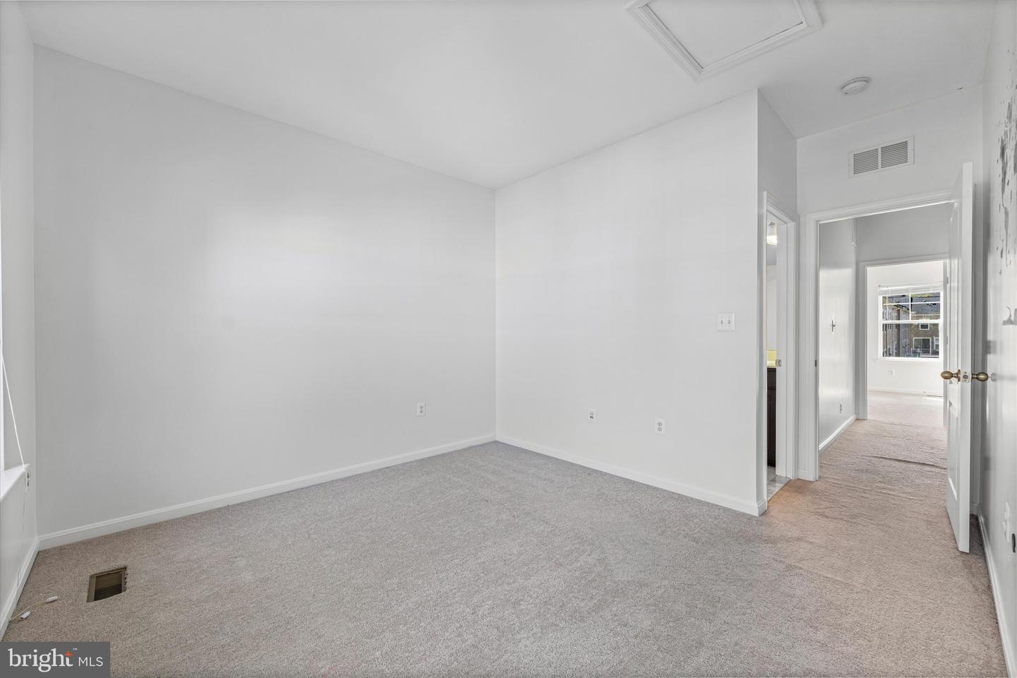 3611 GRANT PL NE, WASHINGTON, District Of Columbia 20019, 3 Bedrooms Bedrooms, ,2 BathroomsBathrooms,Residential,For sale,3611 GRANT PL NE,DCDC2226428 MLS # DCDC2226428