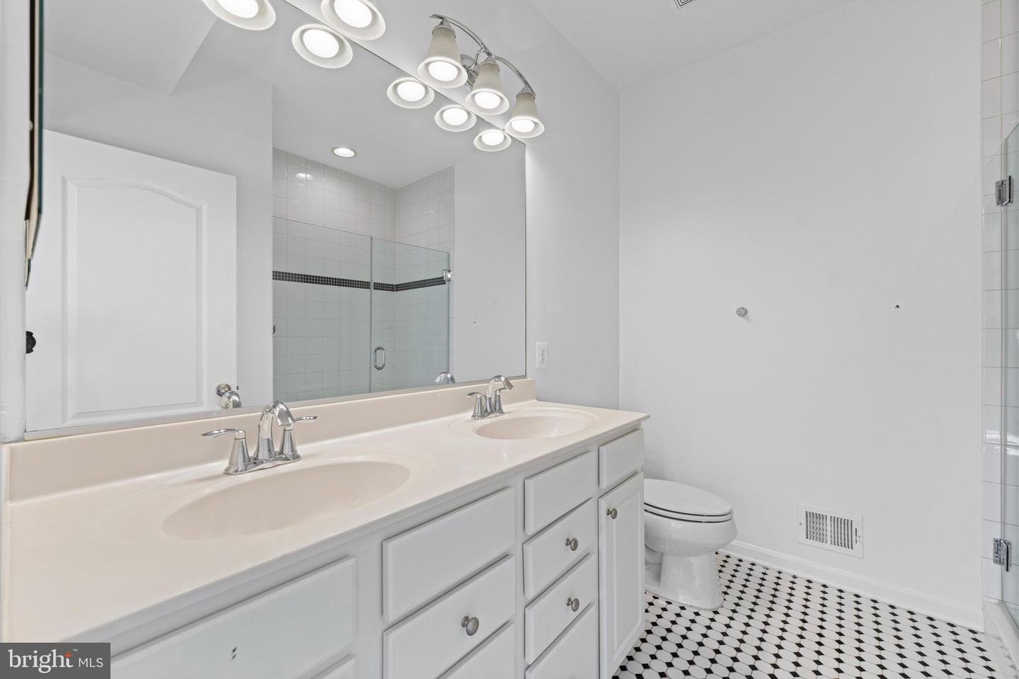 3611 GRANT PL NE, WASHINGTON, District Of Columbia 20019, 3 Bedrooms Bedrooms, ,2 BathroomsBathrooms,Residential,For sale,3611 GRANT PL NE,DCDC2226428 MLS # DCDC2226428