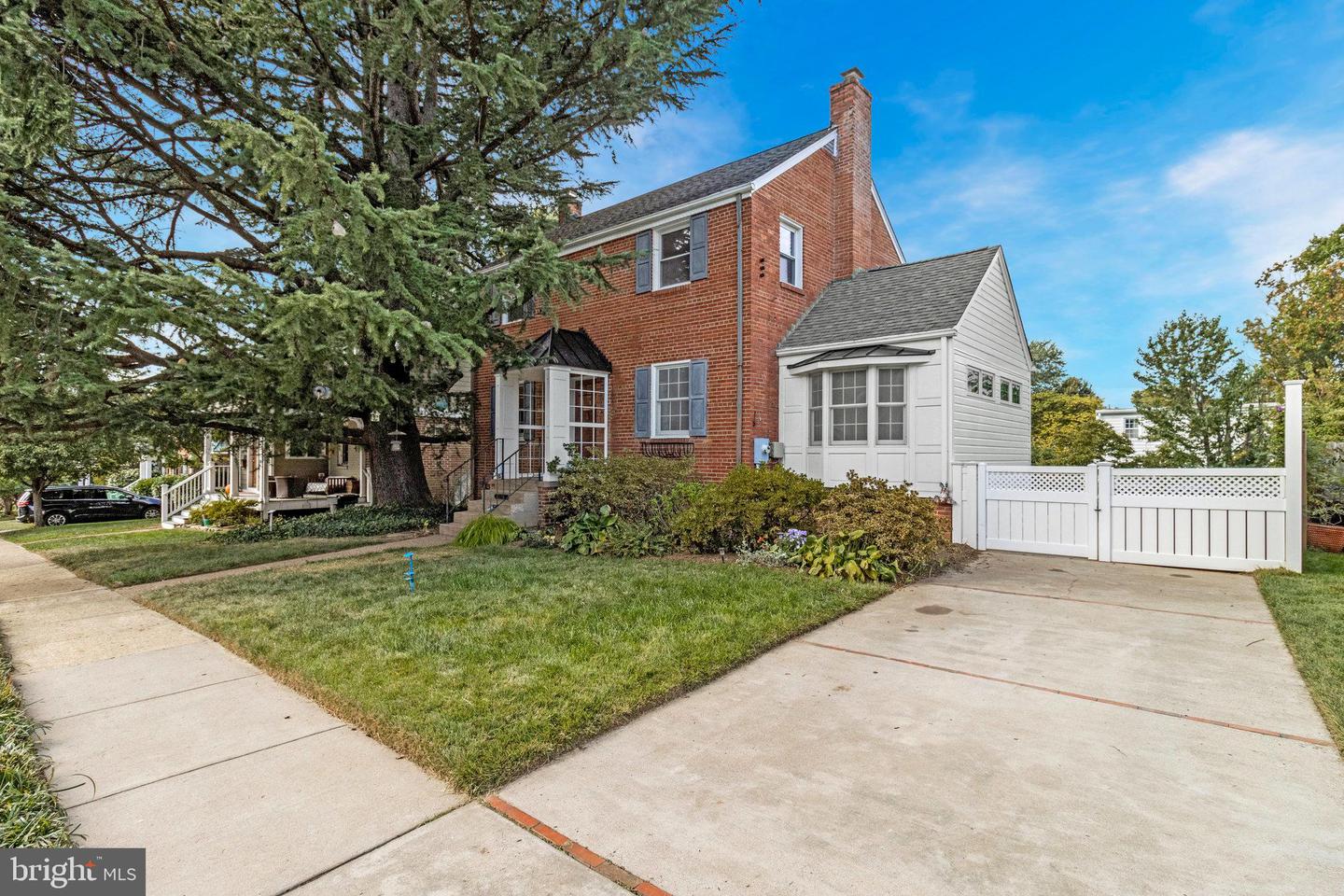 5701 18TH RD N, ARLINGTON, Virginia 22205, 3 Bedrooms Bedrooms, ,2 BathroomsBathrooms,Residential,For sale,5701 18TH RD N,VAAR2064856 MLS # VAAR2064856