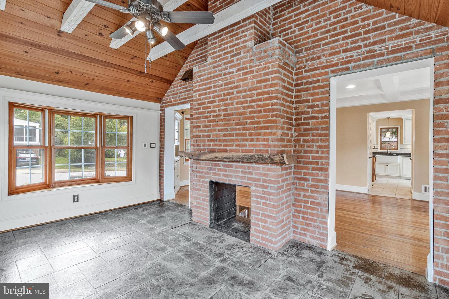 5701 18TH RD N, ARLINGTON, Virginia 22205, 3 Bedrooms Bedrooms, ,2 BathroomsBathrooms,Residential,For sale,5701 18TH RD N,VAAR2064856 MLS # VAAR2064856