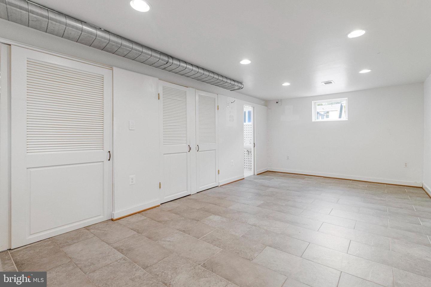 5701 18TH RD N, ARLINGTON, Virginia 22205, 3 Bedrooms Bedrooms, ,2 BathroomsBathrooms,Residential,For sale,5701 18TH RD N,VAAR2064856 MLS # VAAR2064856