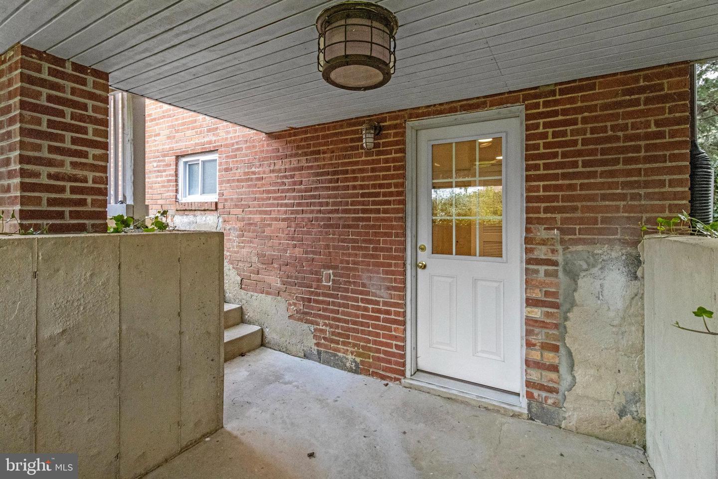 5701 18TH RD N, ARLINGTON, Virginia 22205, 3 Bedrooms Bedrooms, ,2 BathroomsBathrooms,Residential,For sale,5701 18TH RD N,VAAR2064856 MLS # VAAR2064856