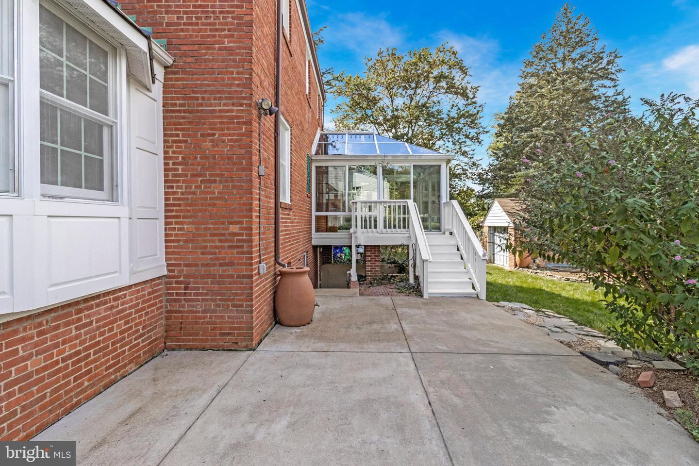 5701 18TH RD N, ARLINGTON, Virginia 22205, 3 Bedrooms Bedrooms, ,2 BathroomsBathrooms,Residential,For sale,5701 18TH RD N,VAAR2064856 MLS # VAAR2064856