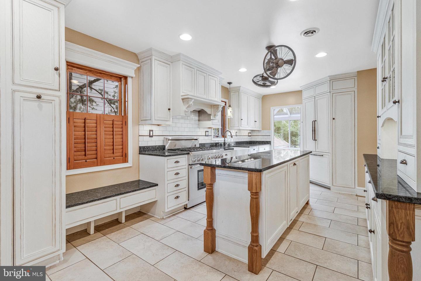 5701 18TH RD N, ARLINGTON, Virginia 22205, 3 Bedrooms Bedrooms, ,2 BathroomsBathrooms,Residential,For sale,5701 18TH RD N,VAAR2064856 MLS # VAAR2064856