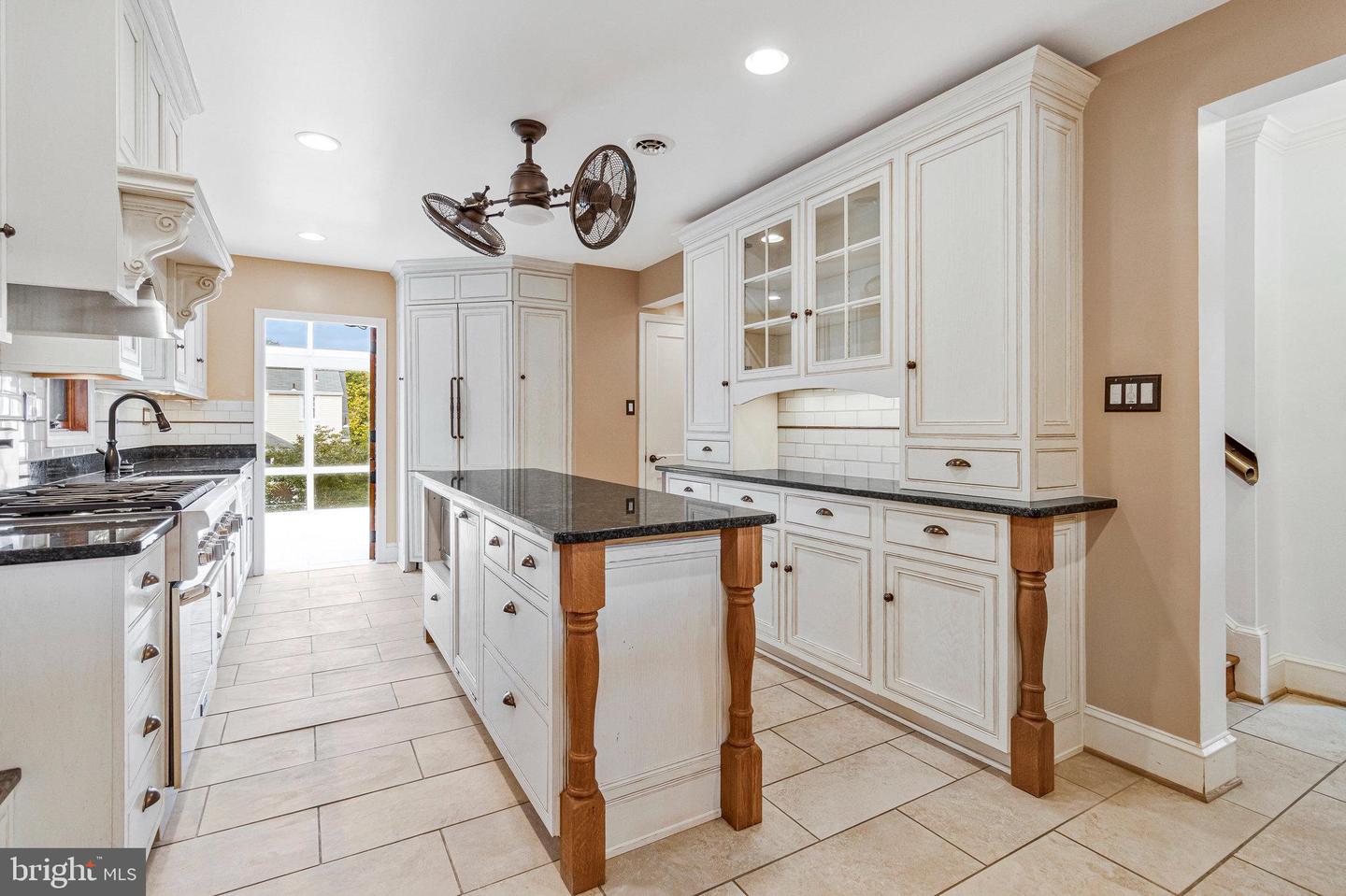 5701 18TH RD N, ARLINGTON, Virginia 22205, 3 Bedrooms Bedrooms, ,2 BathroomsBathrooms,Residential,For sale,5701 18TH RD N,VAAR2064856 MLS # VAAR2064856