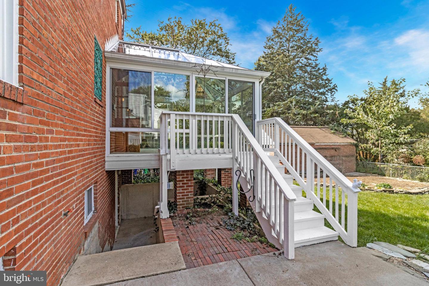 5701 18TH RD N, ARLINGTON, Virginia 22205, 3 Bedrooms Bedrooms, ,2 BathroomsBathrooms,Residential,For sale,5701 18TH RD N,VAAR2064856 MLS # VAAR2064856