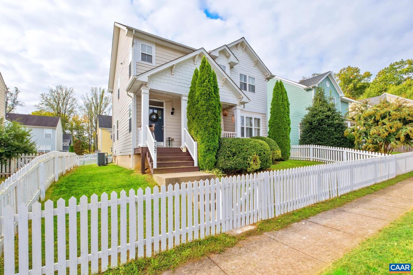 737 COUNTRY GREEN RD, CHARLOTTESVILLE, Virginia 22903, 3 Bedrooms Bedrooms, ,2 BathroomsBathrooms,Residential,For sale,737 COUNTRY GREEN RD,670017 MLS # 670017