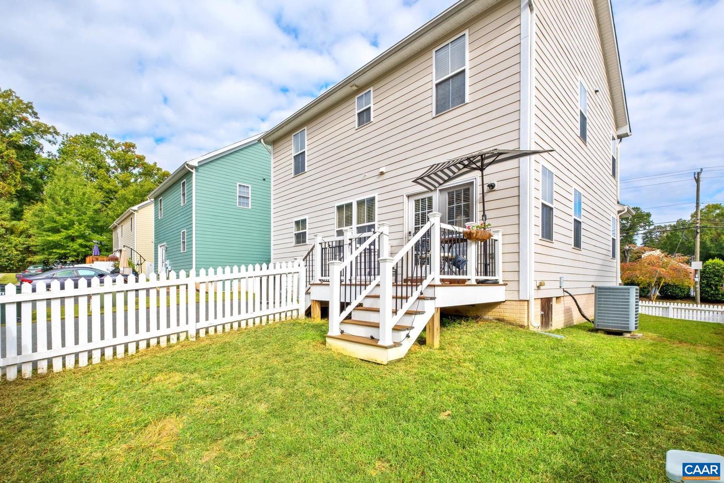 737 COUNTRY GREEN RD, CHARLOTTESVILLE, Virginia 22903, 3 Bedrooms Bedrooms, ,2 BathroomsBathrooms,Residential,For sale,737 COUNTRY GREEN RD,670017 MLS # 670017
