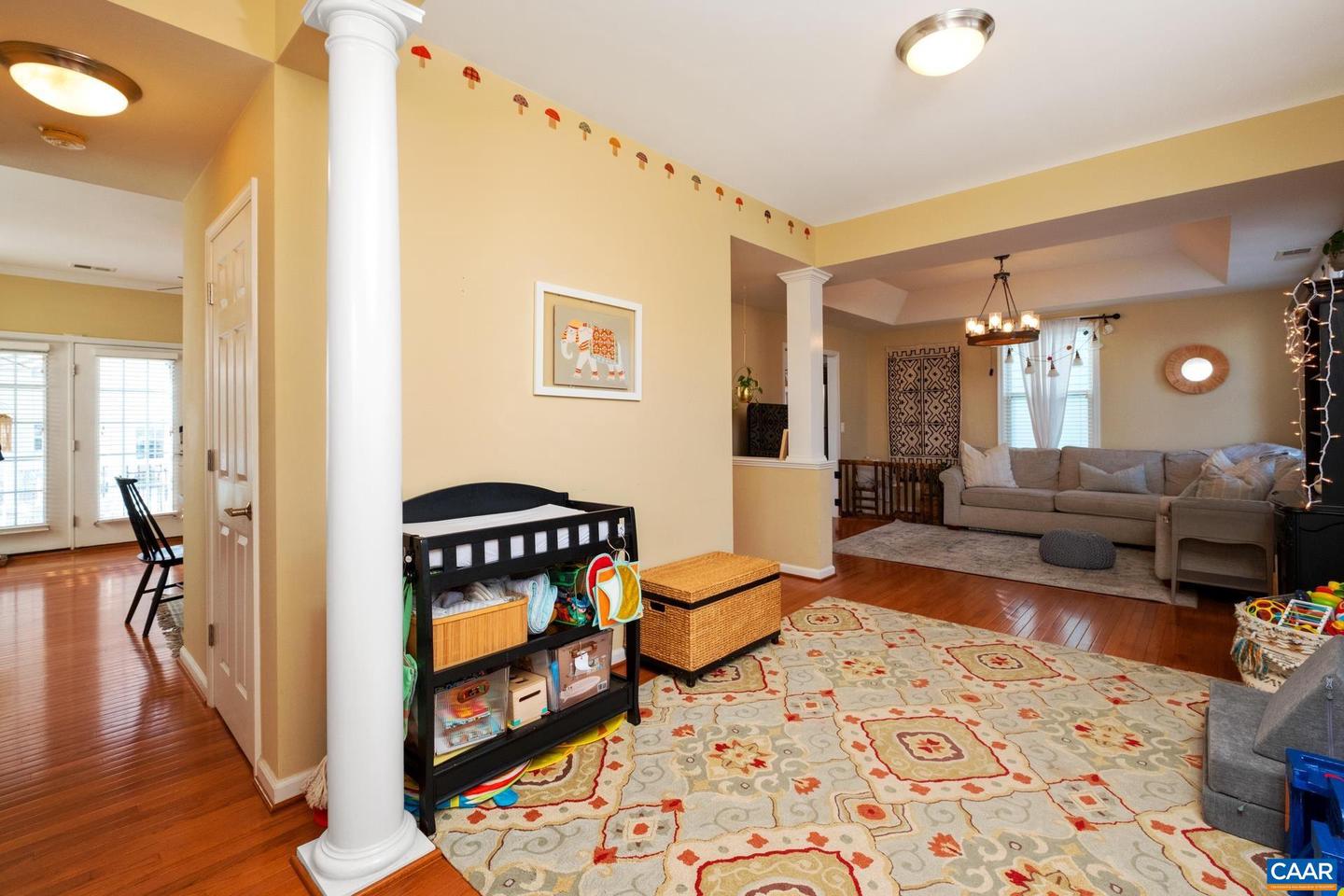 737 COUNTRY GREEN RD, CHARLOTTESVILLE, Virginia 22903, 3 Bedrooms Bedrooms, ,2 BathroomsBathrooms,Residential,For sale,737 COUNTRY GREEN RD,670017 MLS # 670017