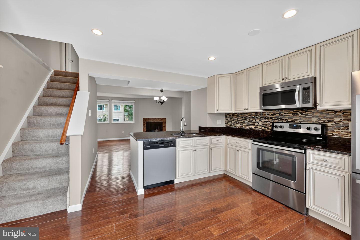 5338 HARBOR COURT DR, ALEXANDRIA, Virginia 22315, 2 Bedrooms Bedrooms, ,2 BathroomsBathrooms,Residential,For sale,5338 HARBOR COURT DR,VAFX2274352 MLS # VAFX2274352