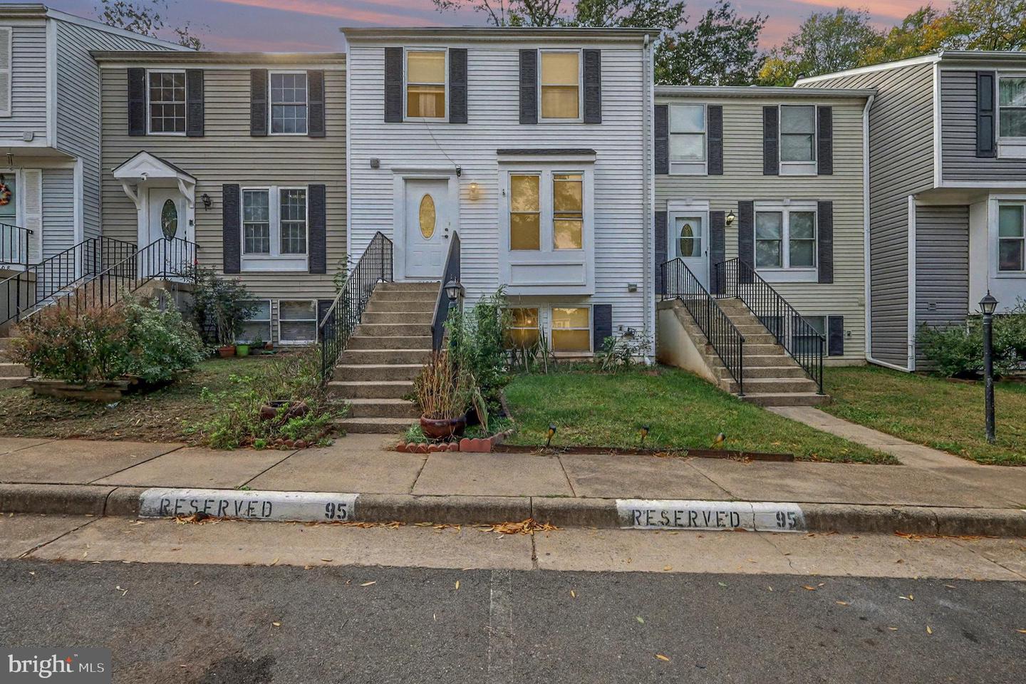8494 KIRBY ST, MANASSAS, Virginia 20110, 3 Bedrooms Bedrooms, 6 Rooms Rooms,2 BathroomsBathrooms,Residential,For sale,8494 KIRBY ST,VAMN2009502 MLS # VAMN2009502